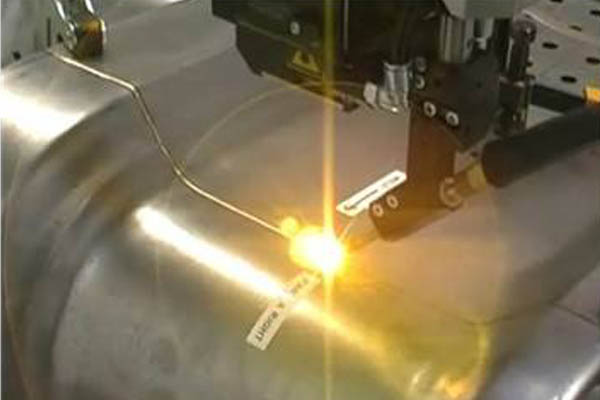  可以使用焊縫跟蹤系統(tǒng)進(jìn)行激光焊接嗎？